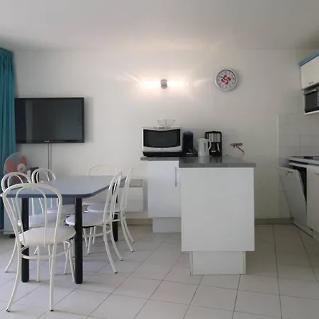 Apartment Gasrian - Meuble De Tourisme Classe 3 Etoiles, Avec Acces Et Piscine Gassin
